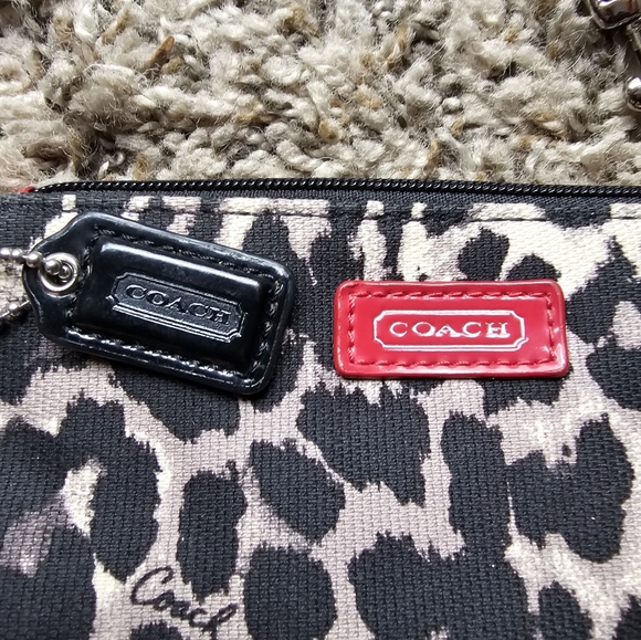 Coach park ocelot red leather accent pouch/wristlet - Picture 4 of 8